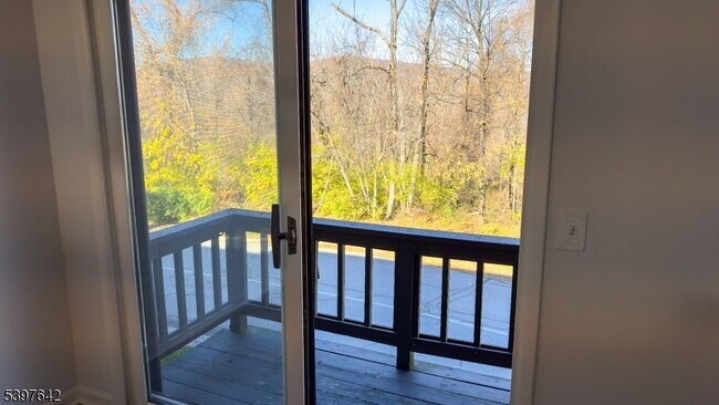 Building Photo - 1 Snowbird Ct