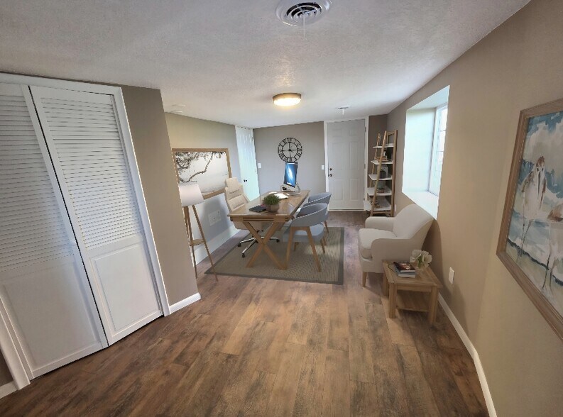 Building Photo - 3311 Interlachen Dr NE