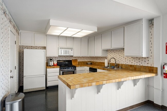 Building Photo - Port Hueneme | Panoramic Ocean Views — Your Top-Floor Oasis  | Surfside IV