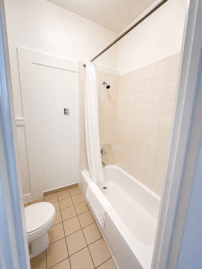Building Photo - 325 Sutter St