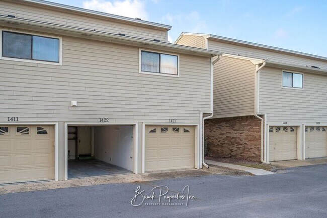 Building Photo - 5001 Grande Dr