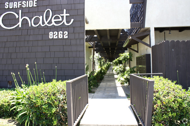 Building Photo - Surfside Chalet