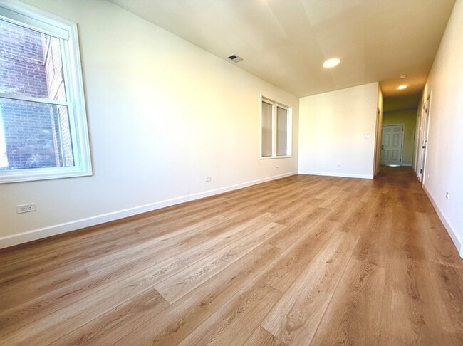 Building Photo - 2543 W 39th Pl