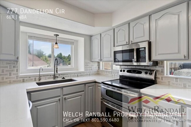Building Photo - 777 Dandelion Cir