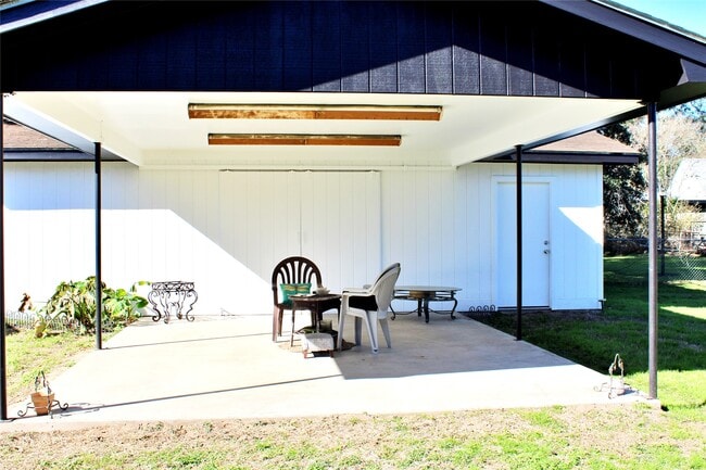 Building Photo - 218 Smith St