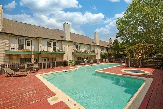 Building Photo - 1307 Kinney Ave