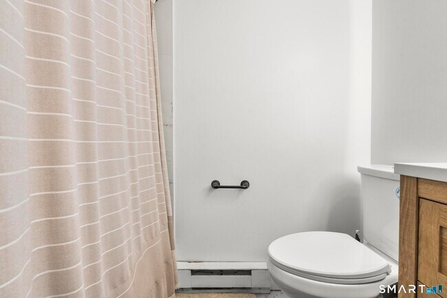 Building Photo - 84 Taylor Ave