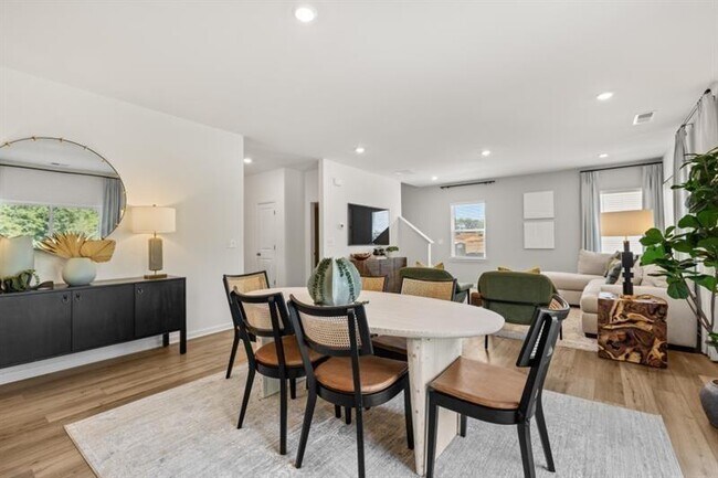 Building Photo - 1429 Hunter Trl