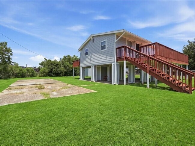 Building Photo - 4416 Thompson Ave