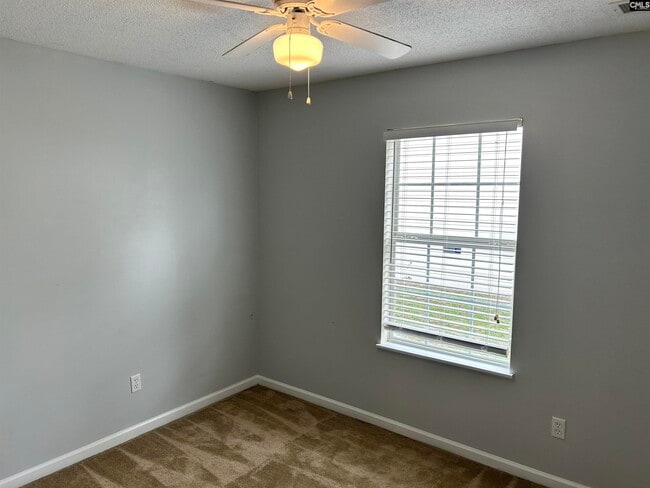 Building Photo - 415 Dahoon Dr