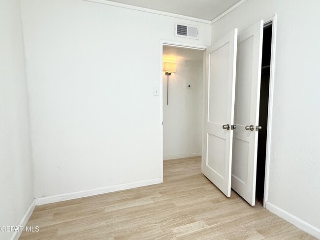 Building Photo - 805 Santa Barbara Dr