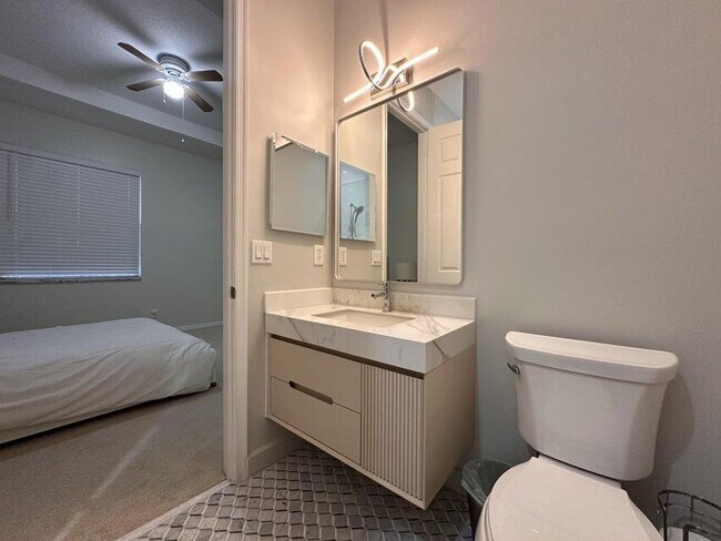 Building Photo - 1460 Corbison Point Pl