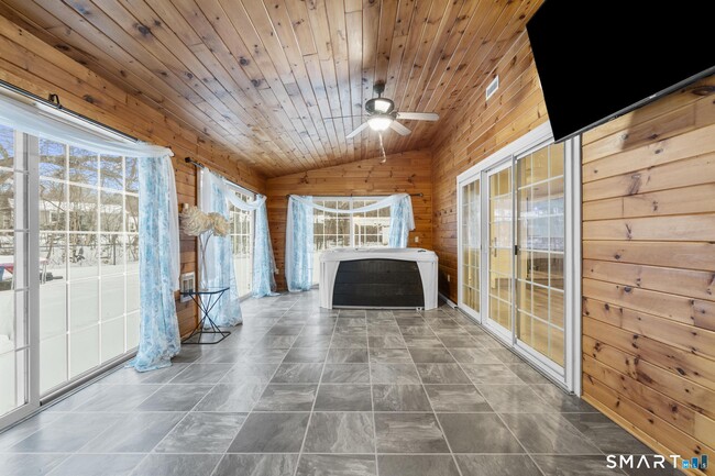 Building Photo - 125 Birchwood Dr