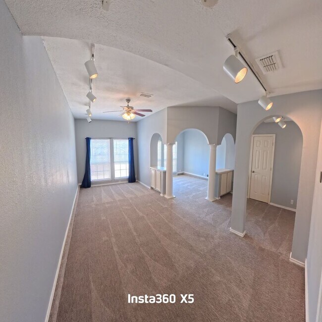 Building Photo - Recent Updates - Inside & Out!