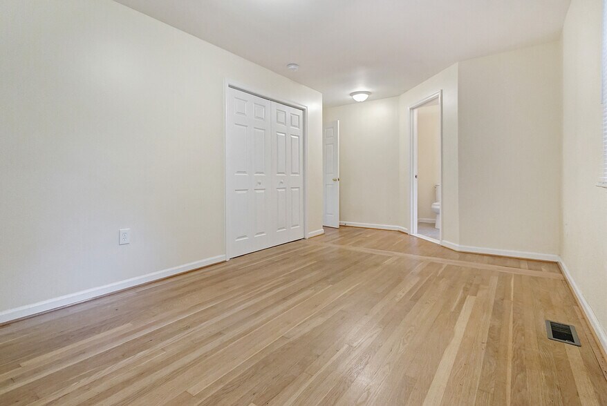 Building Photo - 9085 Autoville Dr