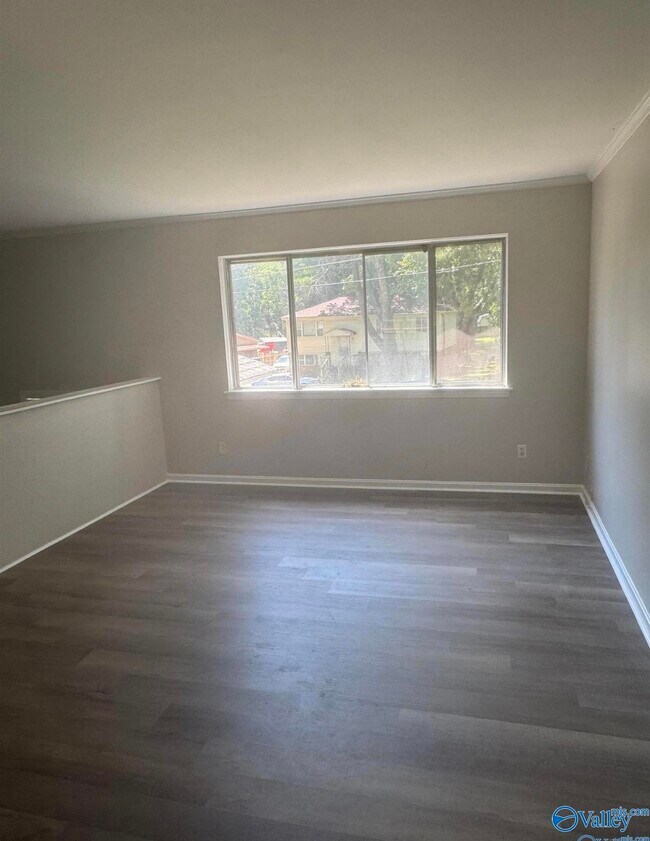 Building Photo - 2416 Hanover Dr NW