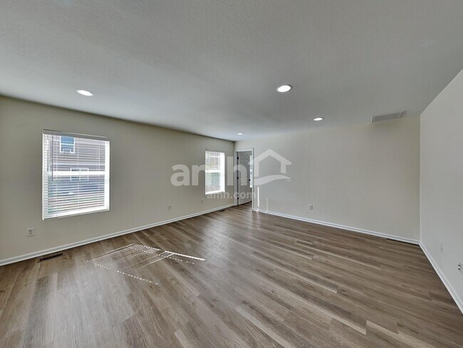 Building Photo - 2616 Coach House Loop