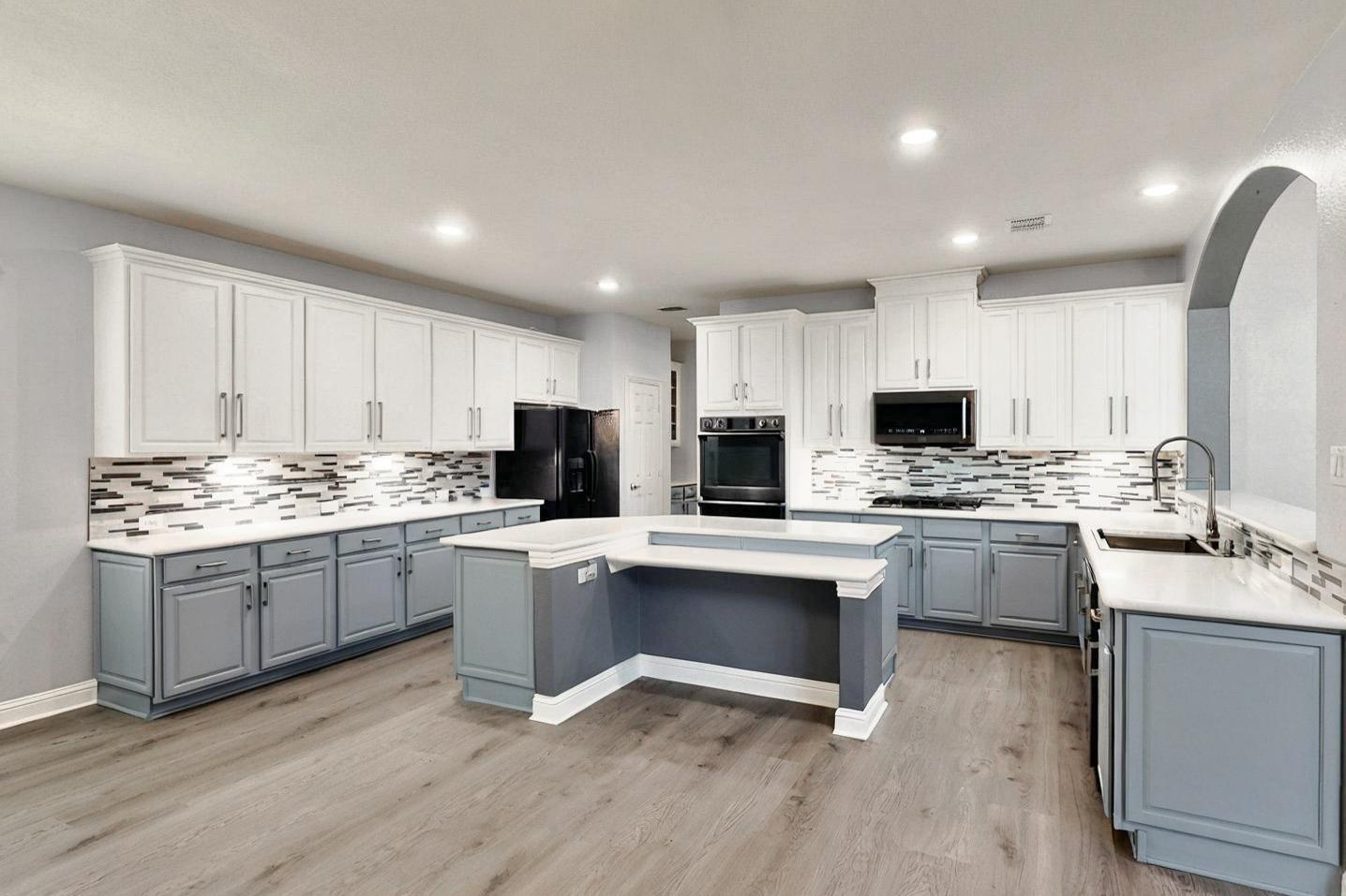 Island kitchen - 4509 Stargazer Dr