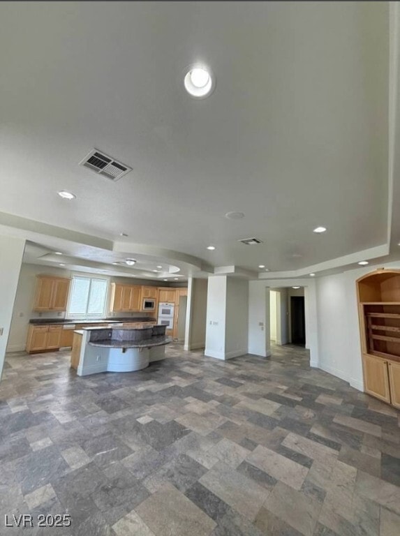 Building Photo - 8304 Broad Peak Dr