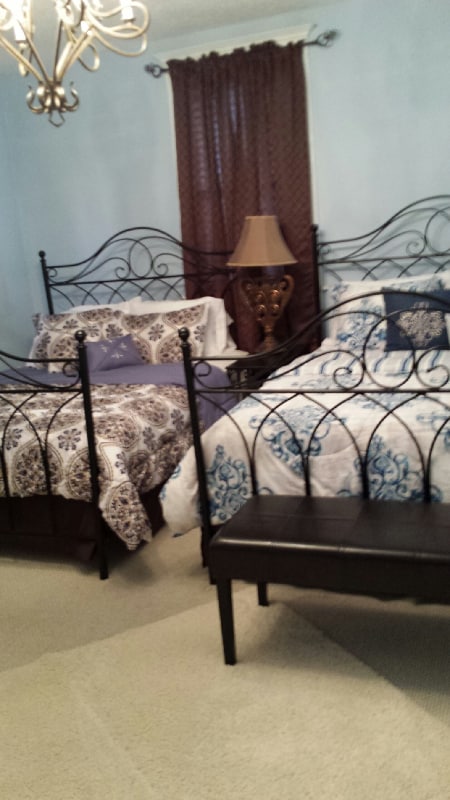 Building Photo - 1905 Ivy St