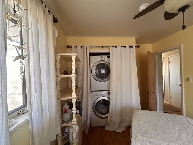 Building Photo - Enjoy Amazing Flatiron Views, Abundant Space, and A Large Backyard in this 5 Bedroom Home