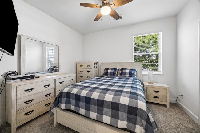 Building Photo - 311 Sikes St