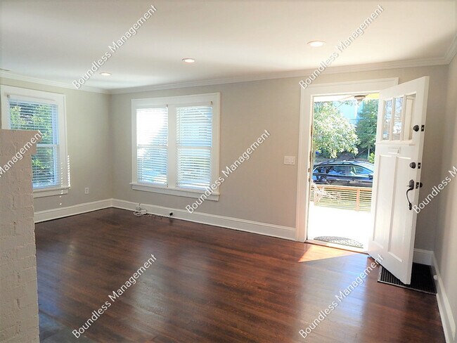 Building Photo - 522 Morgan St NE