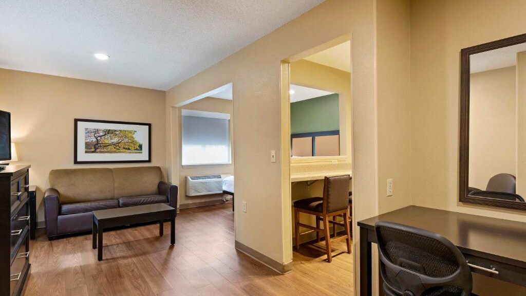 Building Photo - 5830 Westpark Dr