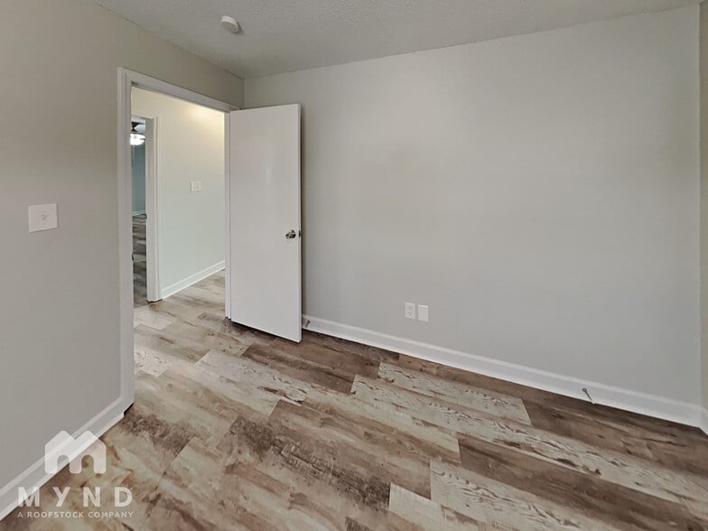 Building Photo - 7907 Red Lantern Rd