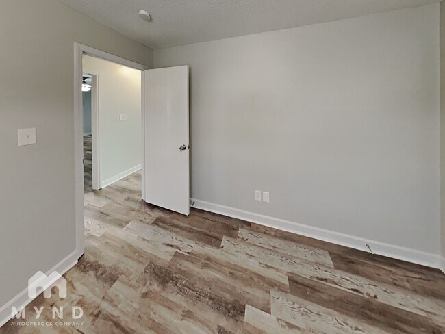 Building Photo - 7907 Red Lantern Rd