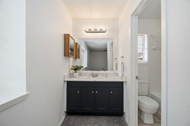 Building Photo - 1131 Rock Canyon Dr