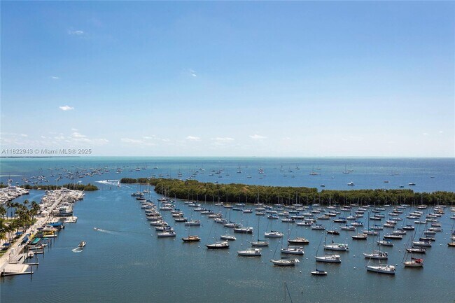 Building Photo - 2843 S Bayshore Dr