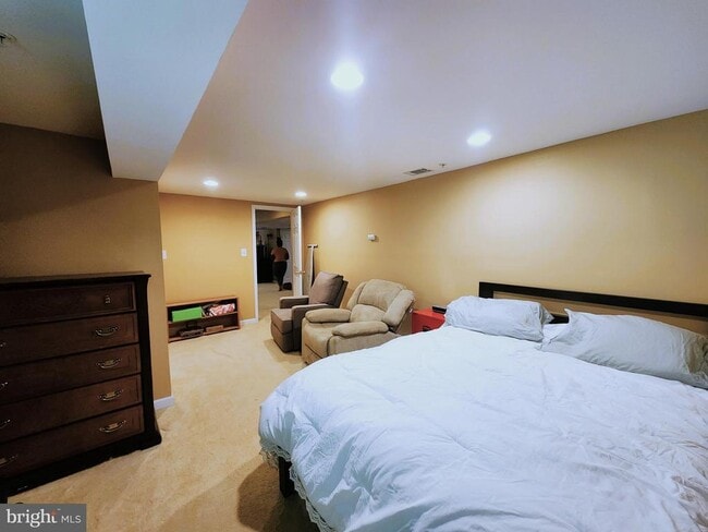 Building Photo - 8008 Race Horse Ln