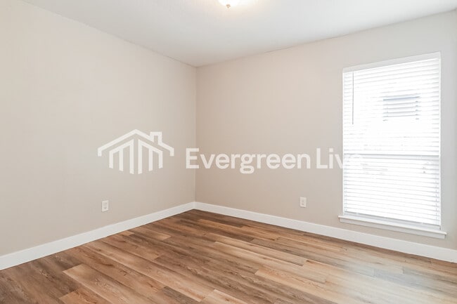 Building Photo - 816 Jack St