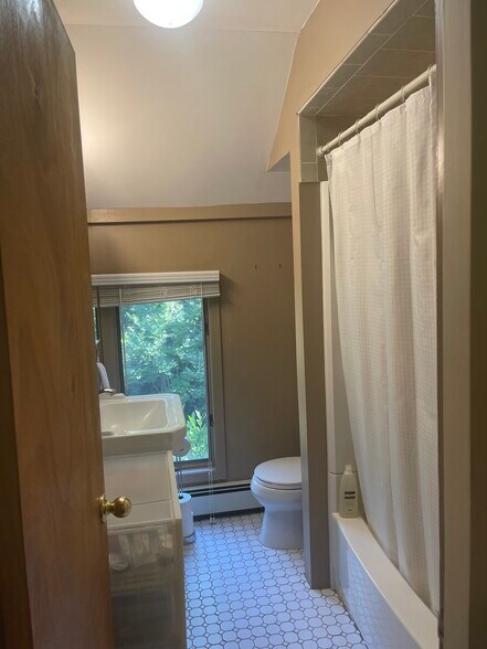 Building Photo - 2 Lotowana Ln