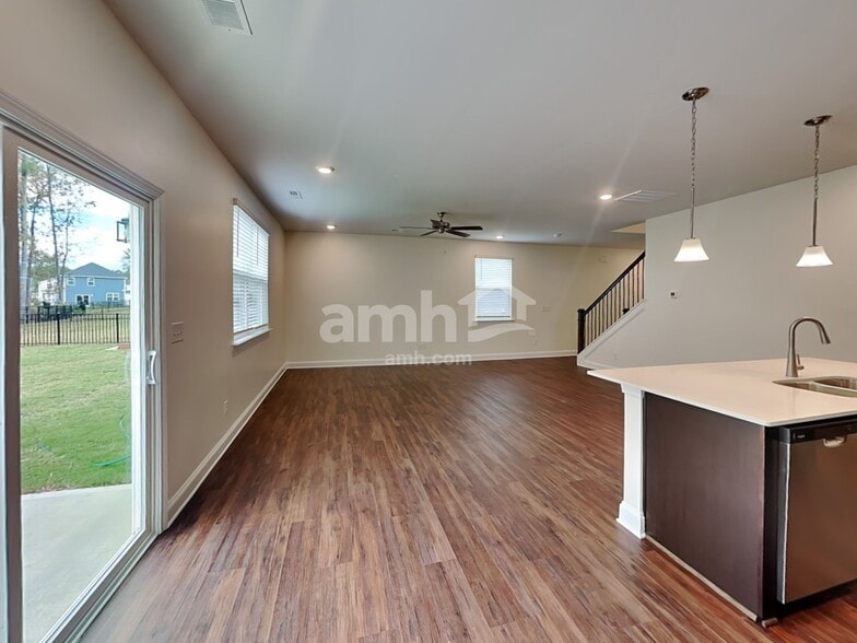 Building Photo - 11017 Hazel Gdns Dr