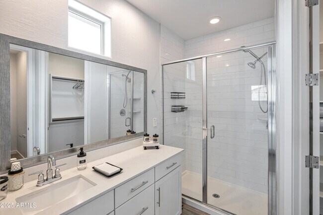 Building Photo - 4100 S Pinelake Way