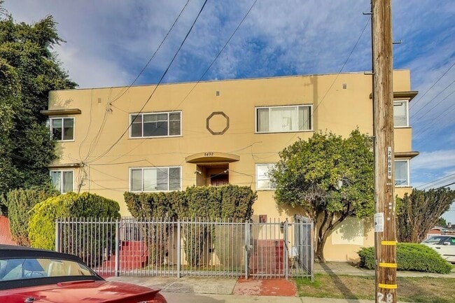 Building Photo - 5492 Ruth Ave