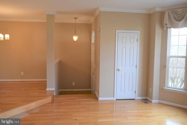 Building Photo - 8933 Royal Astor Way