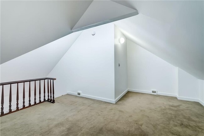 Building Photo - 8 Sibley Pl