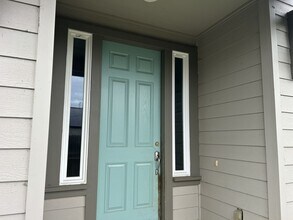 Building Photo - NB T 403-405