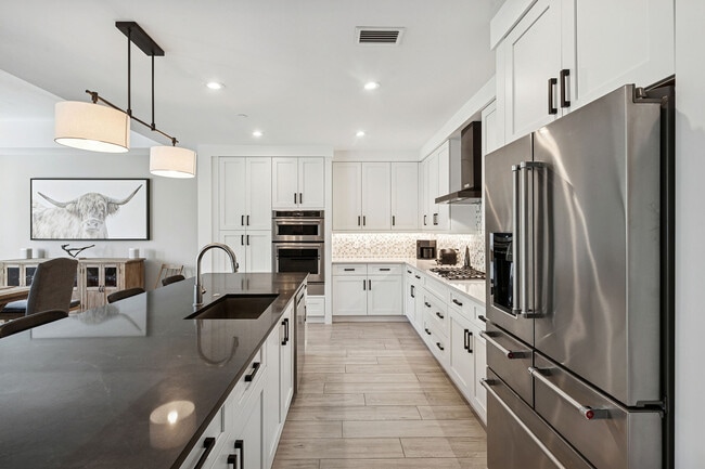 Building Photo - 1135 3rd Ave S