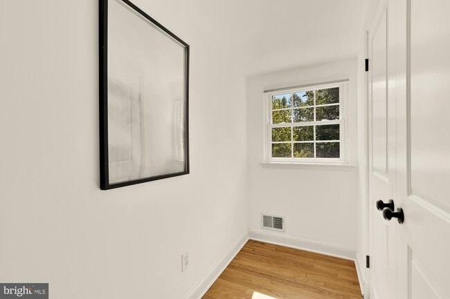 Building Photo - 3111 63rd Pl