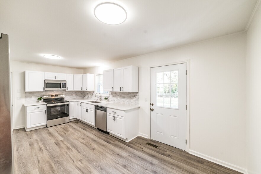 Building Photo - 3610 Dawnwood Dr NW