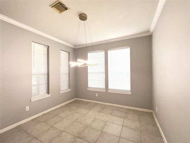 Building Photo - 22511 Parkvine Ln