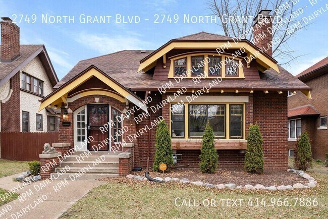 Primary Photo - 2749 N Grant Blvd