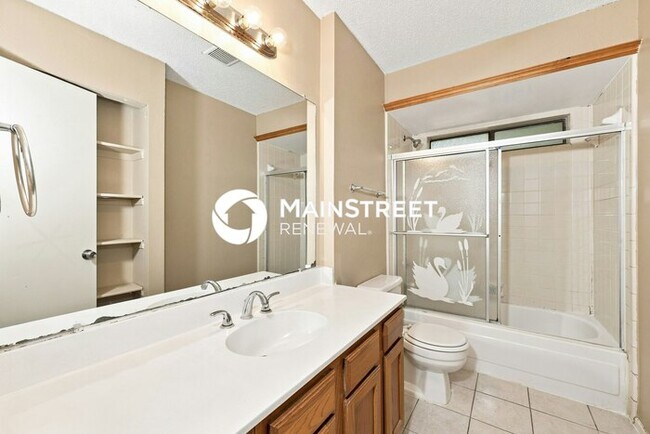 Building Photo - 3 Bedroom Pet-Friendly Home in Grand Prairie, TX with Main Street Renewal