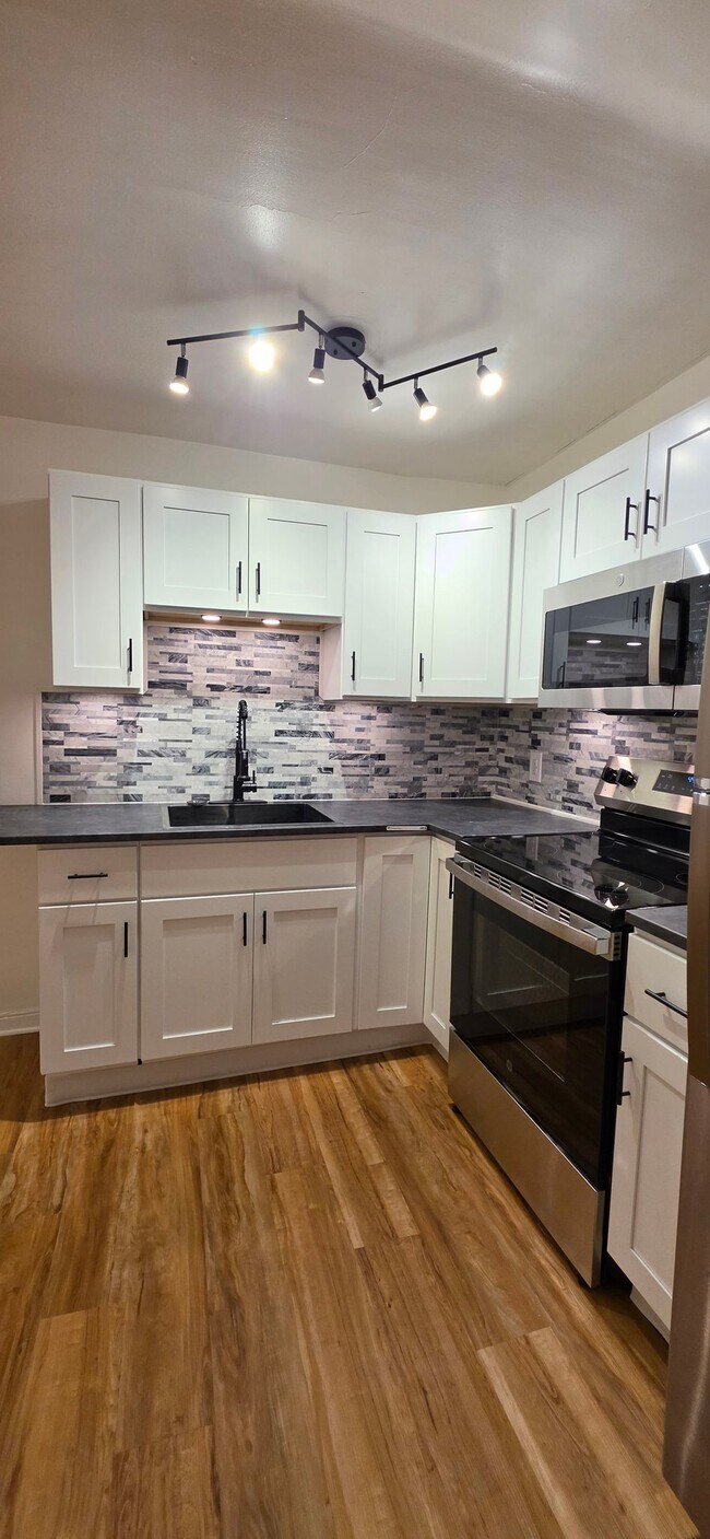 Building Photo - 55 W Louther St