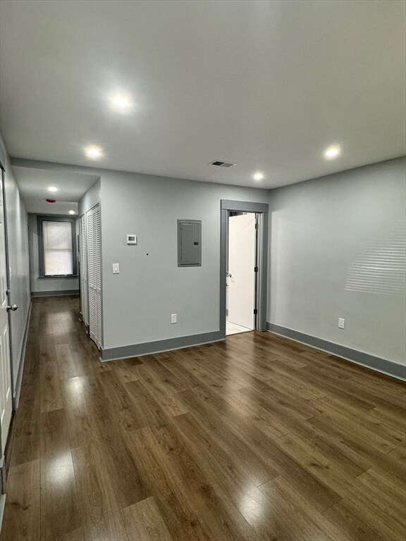 Building Photo - 170 Putnam St