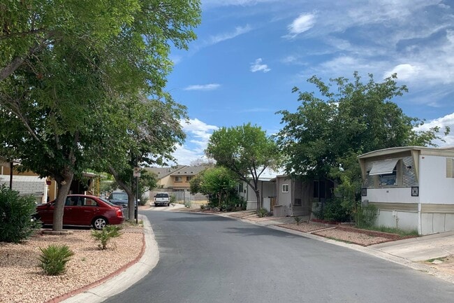 Building Photo - 543 N Lamb Blvd